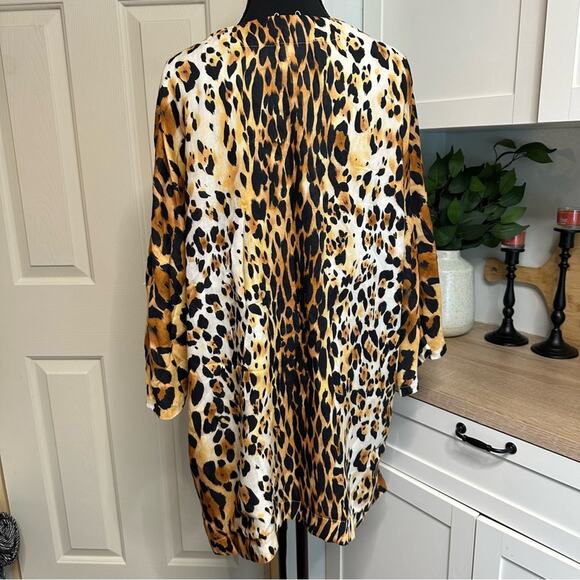 Chico’s Women’s Sz 1 US 8 M Reversible Cheetah Leopard Aztec Kimono Cardigan EUC - Picture 2 of 12